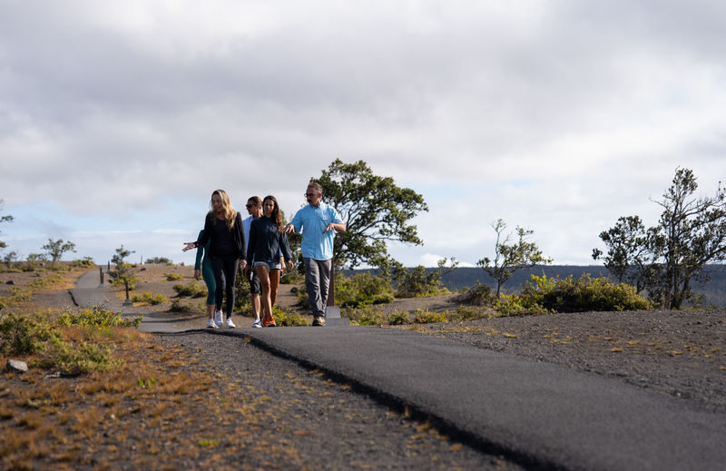 Deluxe Big Island Volcanoes and Dinner Tour - Lava trails and a tube at Hawaiʻi Volcanoes National Park