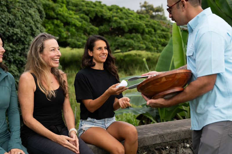 Deluxe Big Island Volcanoes and Dinner Tour - Dinner at historic Kīlauea Lodge