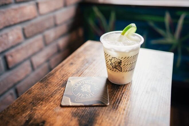 Deluxe Ghost Tour With Stop at Dragon Alt. Lounge! 21+ Only - Drink Options at Dragon Lounge