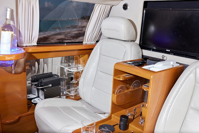 Deluxe GMC Limousine From Cancun Airport to Puerto Morelos - Common Questions