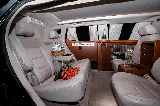 Deluxe GMC Limousine From CUN Airport to CanCUN Hotel Zone - Tour Details