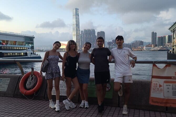 Deluxe Hong Kong City Tour using Mercedes-Benz V-Class Car+ Guide - An In-Depth Look at the Hong Kong Private Deluxe Tour