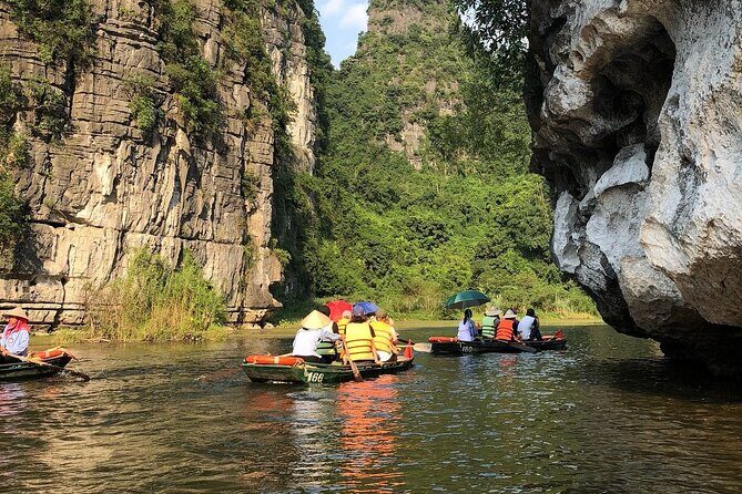 Deluxe Ninh Binh Day Trip: Bai Dinh Pagoda & Trang An from Hanoi - Practical Details and What to Expect