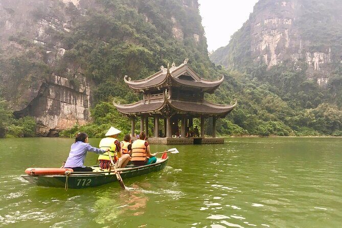 Deluxe Ninh Binh Day Trip: Bai Dinh Pagoda & Trang An from Hanoi - Who Is This Tour Best For?