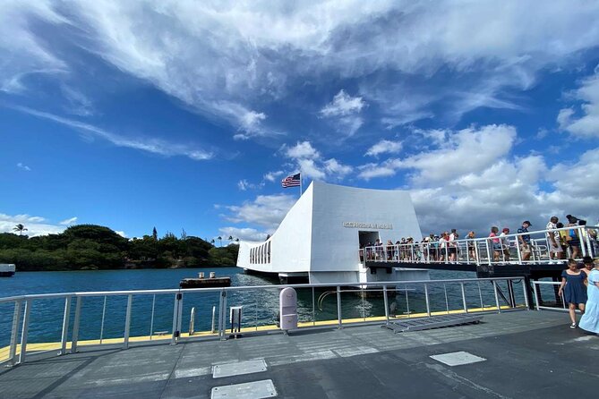 Deluxe Pearl Harbor and Famous Waikiki Beach Tour From Kona - Review Details