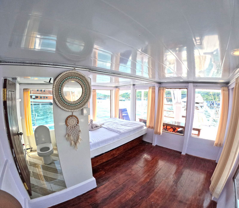 Deluxe Phinisi: 3D2N King Cirox Phinisi Liveaboard from Labuan Bajo - What the cabin and boat are really like