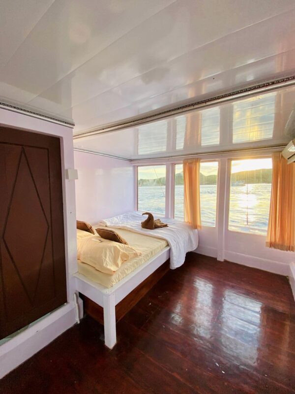 Deluxe Phinisi: 3D2N King Cirox Phinisi Liveaboard from Labuan Bajo - Who will get the most from this sailing