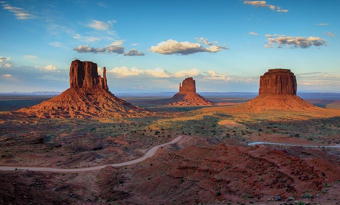 Deluxe Tour of Monument Valley 4:00pm - Itinerary Overview