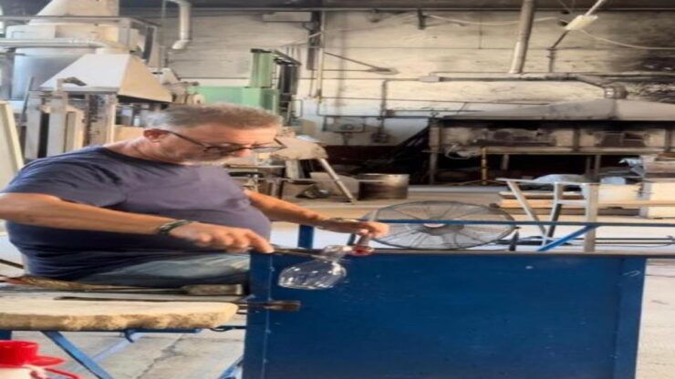 Demonstration of the Art of Blowing&Sculpting Murano Glass! - Glass Blowing and Sculpting Techniques