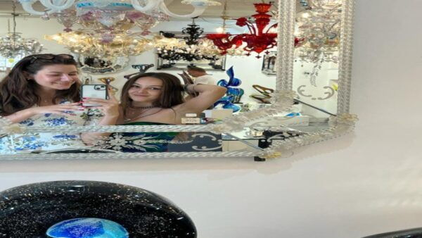 Demonstration of the Art of Blowing&Sculpting Murano Glass! - Origin of Materials and the Firing Process