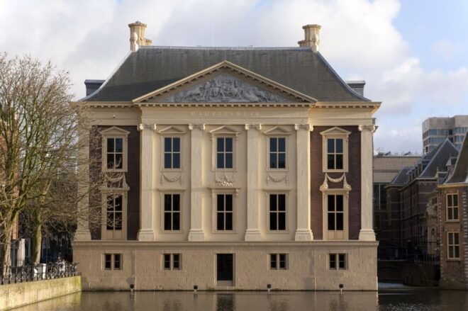 Den Haag: Walking Tour Highlights Audio and Gps Guided - Budget-Friendly Exploration With Audio and GPS Guide