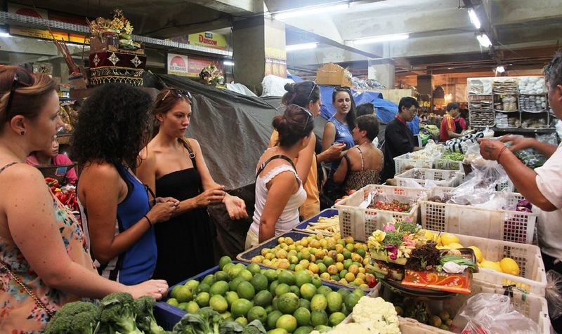 Denpasar Heritage & Street Food Evening Tour - Puputan Square: Landmarks Alongside the Food