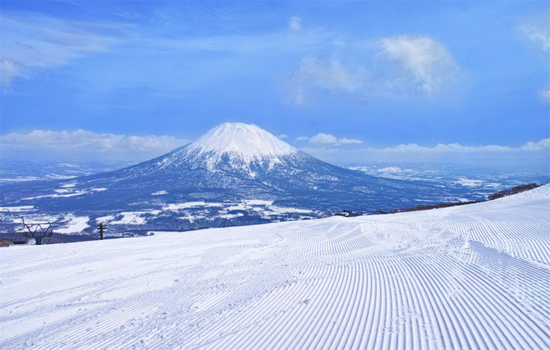 Departure from Tokyo | Mt. Fuji Yeti Skiing x Konohana Onsen Hot Spring Day Trip | Optional Single Transfer/Includes Ski Equipment Rental - Who will get the most from this trip?