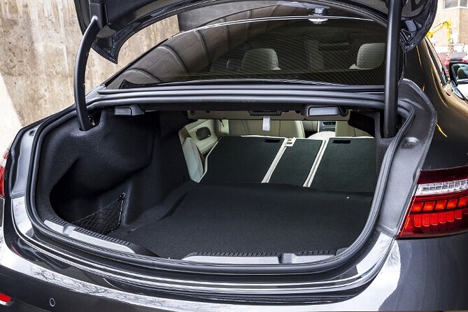 Departure Private Transfer From Cardiff to Cardiff CWL Airport by Business Car - Infant and Luggage Policy