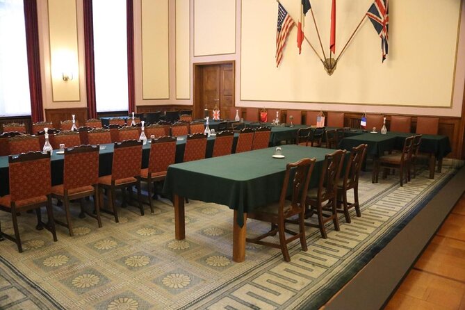 Departure Private Transfer From London City to London LHR Airport by Minibus - Transfer Information