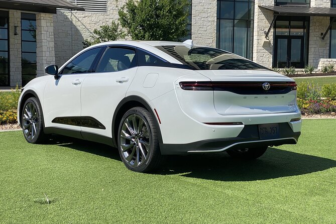 Departure Private Transfer From Tokyo City to Haneda Airport HND by Business Car - Booking Confirmation