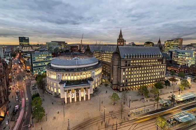 Departure Private Transfer: Manchester to Manchester Airport MAN in Business Car - Hassle-Free Transportation to Manchester Airport