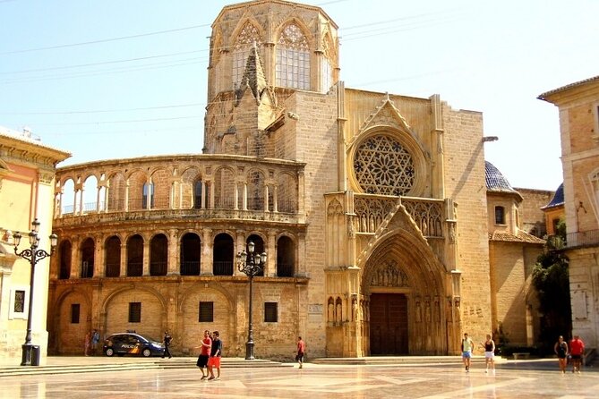 Departure Private Transfer: Valencia to Valencia Airport VLC in Luxury Van - Confirmation and Booking
