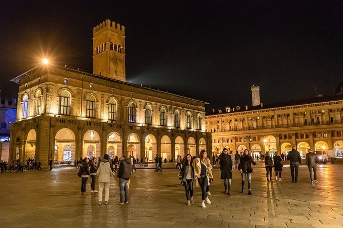 Departure Private Transfers: Bologna City to Bologna Airport BLQ in Luxury Van - Customer Service
