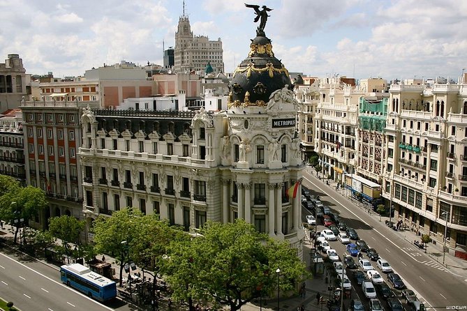 Departure Transfer: Madrid to Madrid Airport MAD in Business Car - Cut-off Times and Local Timezone
