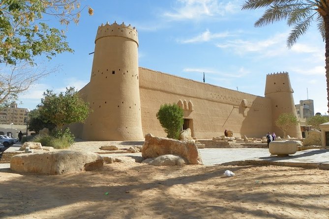 Departure Transfer: Riyadh to Riyadh Airport RUH by Business Car - Good To Know
