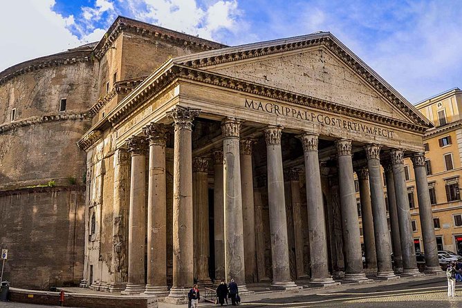 Departure Transfer: Rome to Fiumicino Airport FCO in Luxury Van - Time-Saving Drop-Off at Departure Terminal