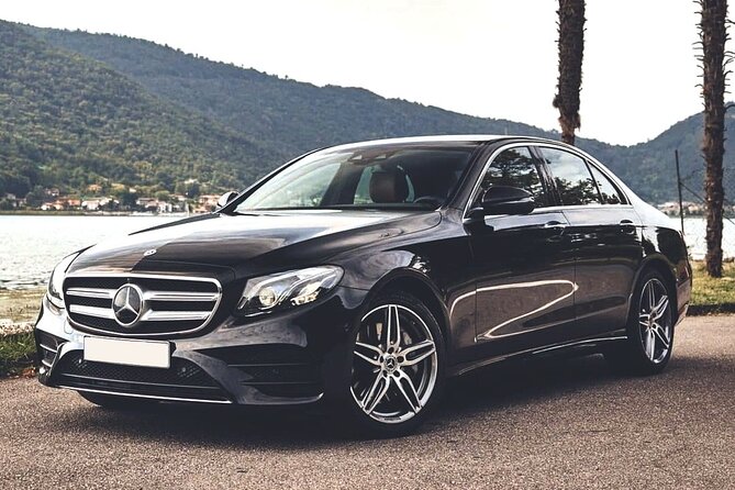 Departure Transfer: Sydney to Sydney Airport SYD in Business Car - The Sum Up