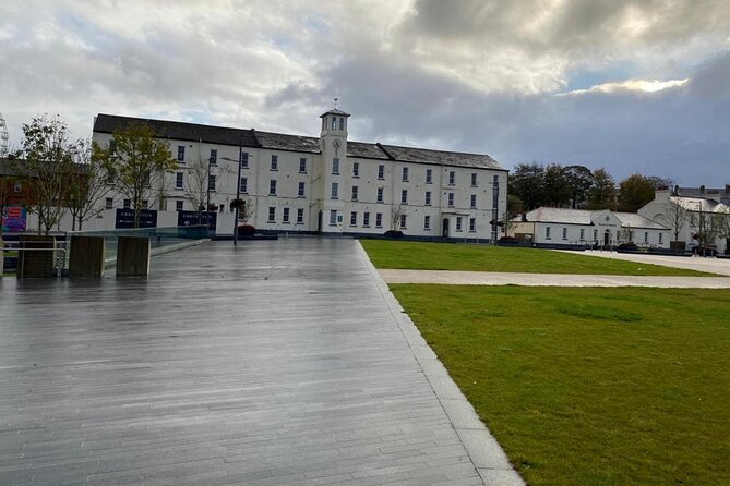 Derrie Danders: Wander Around the Waterside on a Self-Guided GPS Audio Tour - Meeting Point