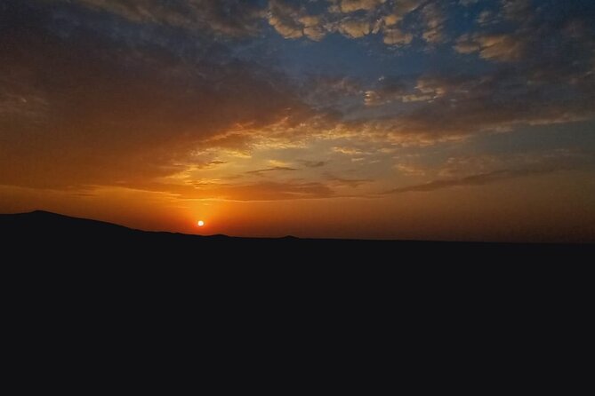 Desert Excursion With Typical Dinner and Arab Dance Show - Meeting and Pickup