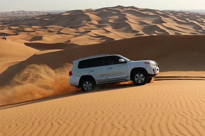 Desert Safari Dubai - Unforgettable Arabian Dinner and Entertainment