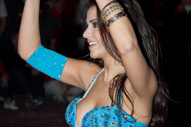 Desert Safari With BBQ Dinner - UAE Must Do - Half-Day Desert Safari