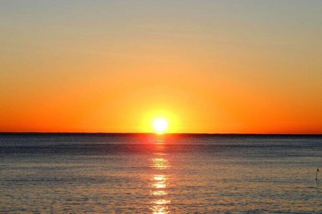 Destin: Crab Island Sandbar - Inclusions and Amenities