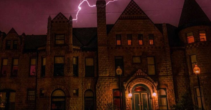 Detroit: Ghosts and Spirits Haunted Walking Tour - Experience Highlights