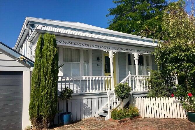 Devonport Explorer Tour Volcanoes, Heritage and Cultural Sites - Local Guide Expertise