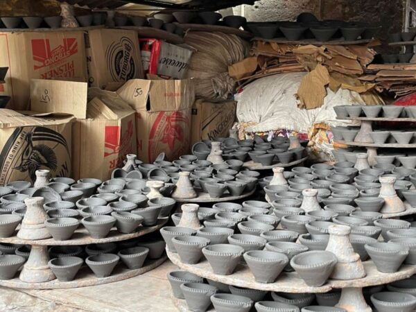 Dharavi Slum Experience With Local Resident English Guide - Additional Information and Resources for Reference