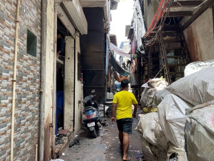 Dharavi Slum Walk With a Local English Guide - Tour Highlights