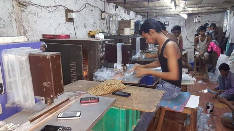 Dhobi Ghat Laundry and Dharavi Slum Tour with Local Train - A Closer Look at the Tour Itinerary