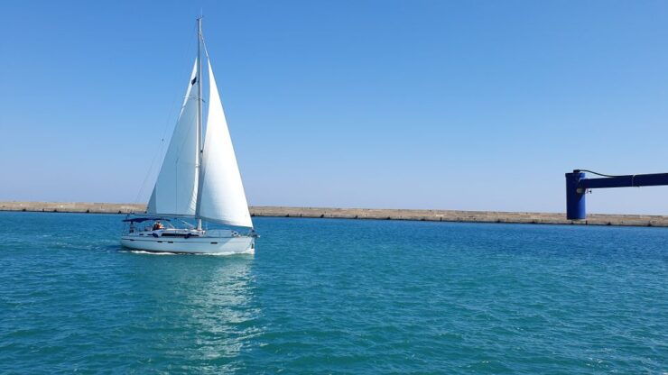Dia Island: Morning Sailing Cruise - Sailing to Dia Island