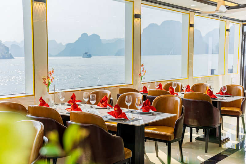 Diamond Era Luxury Day Cruise: Ha Long Bay, Sung Sot, Ti Top - Ti Top Island: beach time or a climb