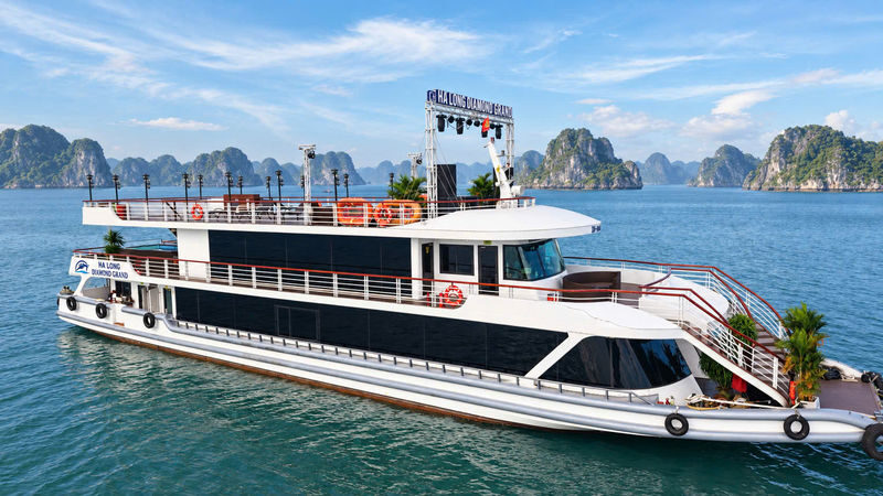 Diamond Grand Day Cruise: Ha Long Bay, Sung Sot & Ti Top Island - At a glance
