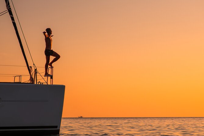 Diamond Head Sunset Sail - Creating an Intimate Atmosphere