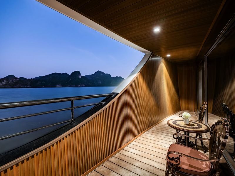 Diana 2D1N Cruise: Ha Long Bay & Lan Ha Bay Tour - Day two: Tai Chi, tea and a late-morning return