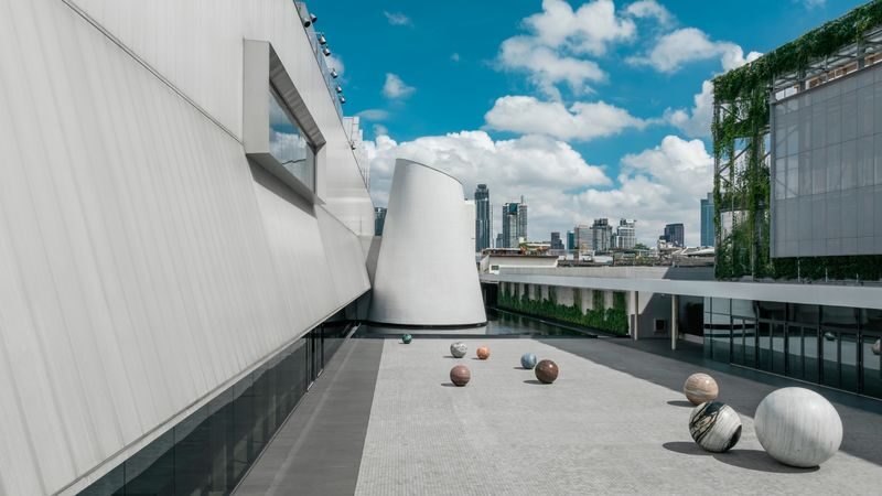 Dib Bangkok Art Museum - How long to stay, and when to go