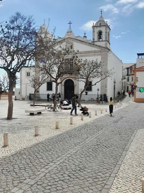 Dicover The Algarve Region and The Local Gastranomy - FAQs