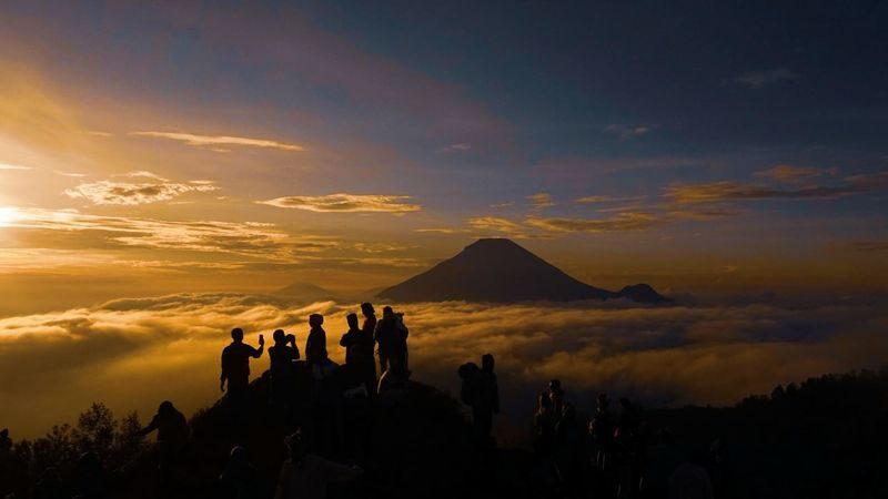 Dieng Plateau Day Trip from Yogyakarta - Sikidang Crater brings the volcanic heat