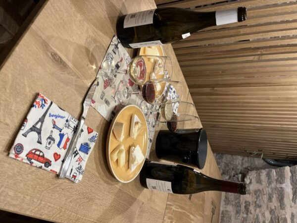 Dijon: Cheese and Wine Pairing Session - Guides Knowledge and Passion
