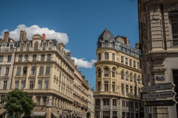 Dijon: Express Walk With a Local in 60 Minutes - What to Bring