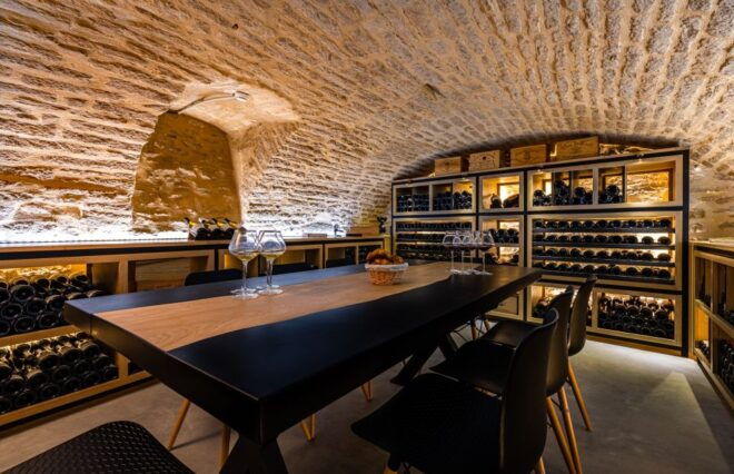 Dijon: La Cave Du Palais Burgundy Wine Tasting Experience - Location and Meeting Point