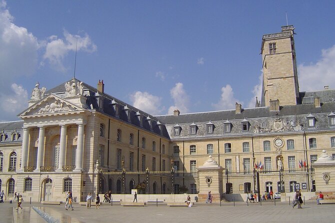 Dijon Self-Guided Smartphone Walking Tour and Game - Meeting and Pickup