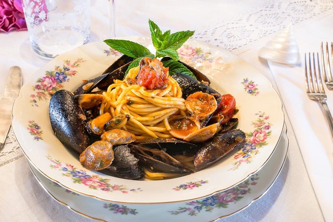 Dining Experience at a Locals Home in Santa Margherita Ligure With Show Cooking - Guarantee and Cancellation